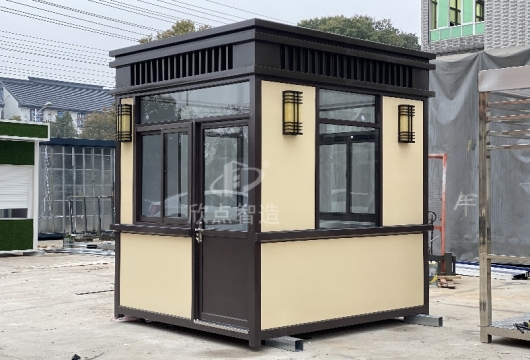 崗?fù)さ臉邮叫螤钣心膸追N？